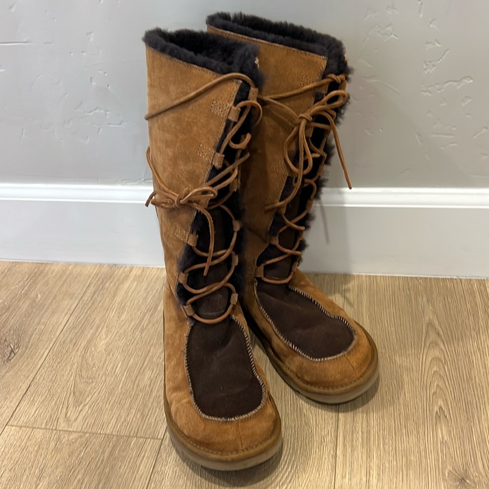 Ugg Women Moccasin Boot Size 12